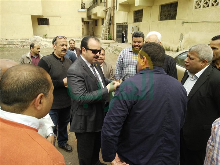 وكيل  وزارة الصحة بالشرقية  يتابع أعمال التطوير بمركز طحا المرج