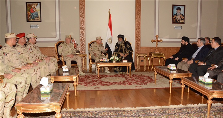 صدقى صبحى ومحمود حجازي يقدمان التعازي لقداسة البابا تواضروس الثانى في ضحايا حادث تفجير كنيستي طنطا والاسكندرية   