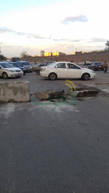 بالصور.. تعزيزات مرورية وحواجز خرسانية لتجنب الحوادث 