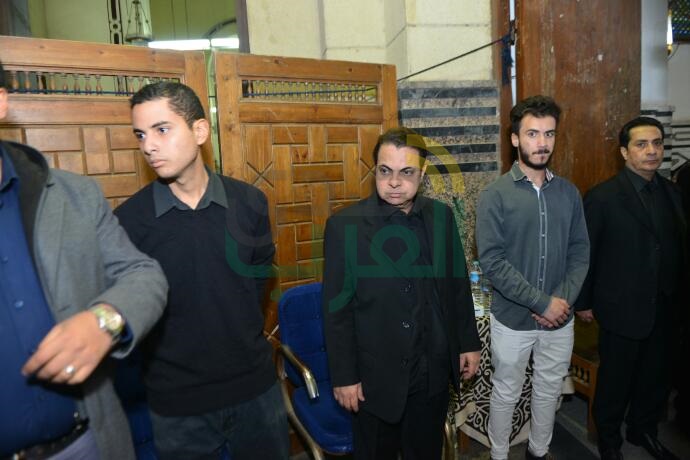 بالصور .. بدء عزاء والدة الفنان " أيمن قنديل " المشهور بشخصية " تهامى باشا " بمسجد عمر مكرم بالتحرير بالصور .. بدء عزاء والدة الفنان " أيمن قنديل " المشهور بشخصية " تهامى باشا " بمسجد عمر مكرم بالتحرير