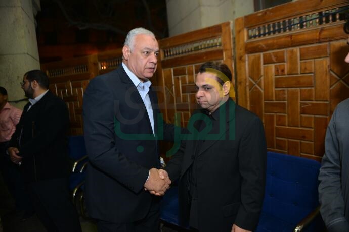 بالصور .. بدء عزاء والدة الفنان " أيمن قنديل " المشهور بشخصية " تهامى باشا " بمسجد عمر مكرم بالتحرير بالصور .. بدء عزاء والدة الفنان " أيمن قنديل " المشهور بشخصية " تهامى باشا " بمسجد عمر مكرم بالتحرير