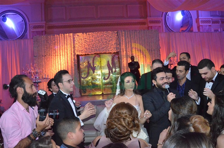 بالصور .. تامر حسنى وأحمد عصام يشعلون زفاف محمد ونورهان بحضور نجوم الفن بالصور .. تامر حسنى وأحمد عصام يشعلون زفاف محمد ونورهان بحضور نجوم الفن