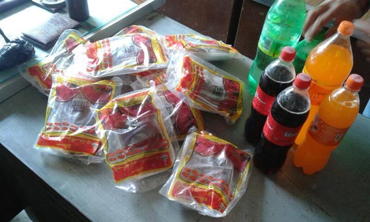 بالصور..  حملة تموينية تضبط سلع منتهية بكفر الشيخ