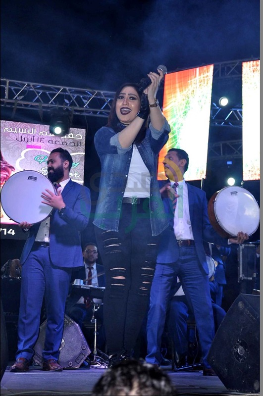 بالصور.. حسام حبيب وبوسي وساندرا يشعلون حفل النسيم ببترو سبورت بالصور.. حسام حبيب وبوسي وساندرا يشعلون حفل النسيم ببترو سبورت