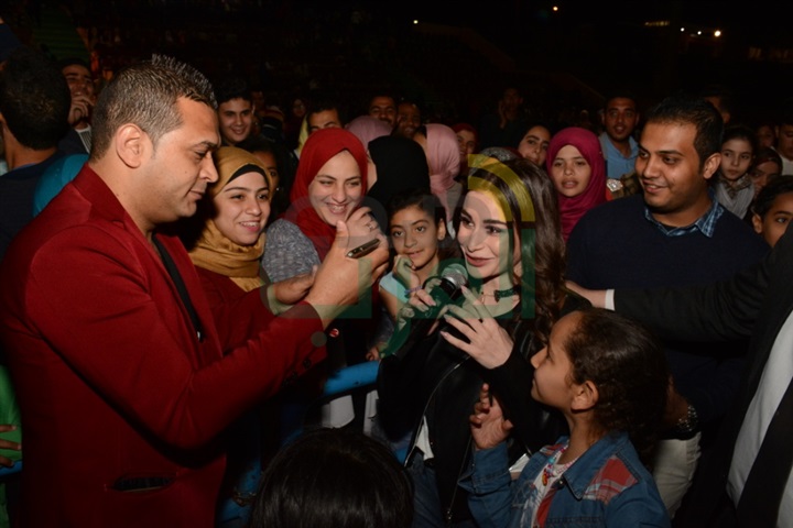 بالصور.. حسام حبيب وبوسي وساندرا يشعلون حفل النسيم ببترو سبورت بالصور.. حسام حبيب وبوسي وساندرا يشعلون حفل النسيم ببترو سبورت