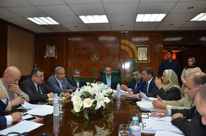 بالفيديو والصور.. تطوير المنظومة الصحية بكفر الشيخ علي مائدة المحافظ وأعضاء البرلمان