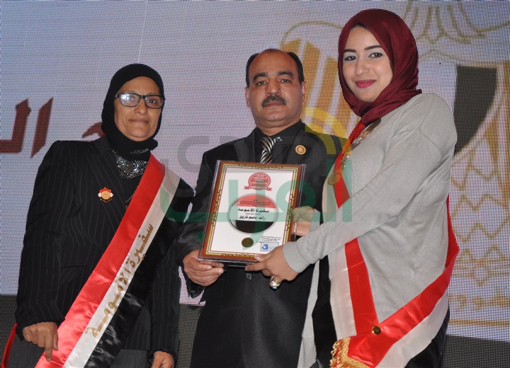 بالصور.. تكريم الفنانات وأمهات الشهداء بمهرجان "فارسات" الدولي بالصور.. تكريم الفنانات وأمهات الشهداء بمهرجان "فارسات" الدولي