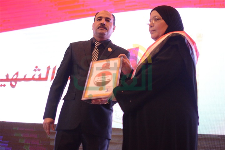 بالصور.. تكريم الفنانات وأمهات الشهداء بمهرجان "فارسات" الدولي بالصور.. تكريم الفنانات وأمهات الشهداء بمهرجان "فارسات" الدولي