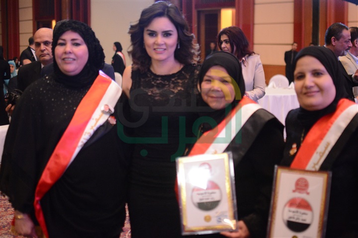 بالصور.. تكريم الفنانات وأمهات الشهداء بمهرجان "فارسات" الدولي بالصور.. تكريم الفنانات وأمهات الشهداء بمهرجان "فارسات" الدولي