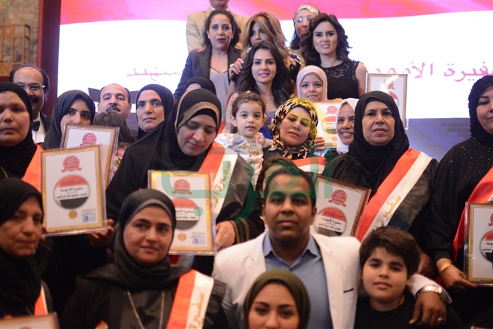 بالصور.. تكريم الفنانات وأمهات الشهداء بمهرجان "فارسات" الدولي بالصور.. تكريم الفنانات وأمهات الشهداء بمهرجان "فارسات" الدولي