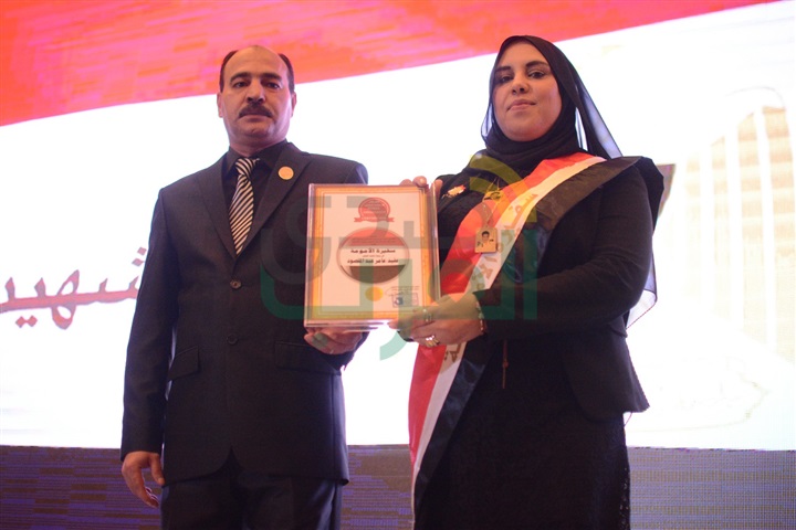 بالصور.. تكريم الفنانات وأمهات الشهداء بمهرجان "فارسات" الدولي بالصور.. تكريم الفنانات وأمهات الشهداء بمهرجان "فارسات" الدولي