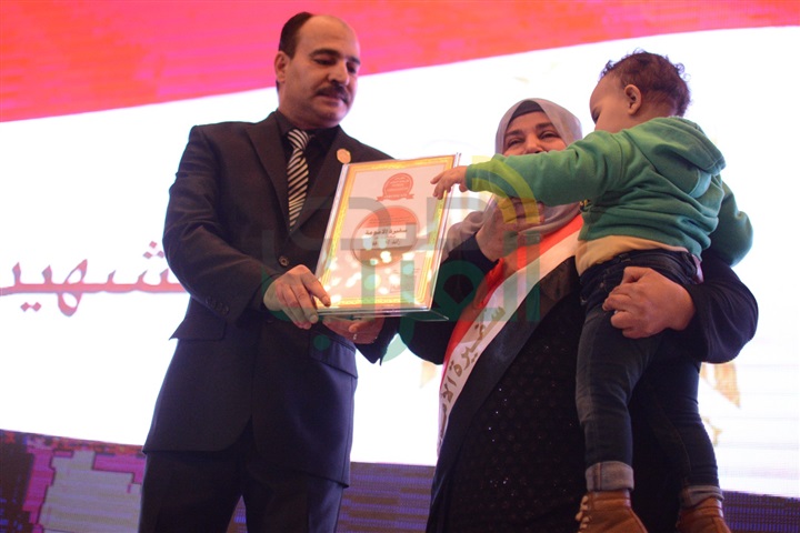 بالصور.. تكريم الفنانات وأمهات الشهداء بمهرجان "فارسات" الدولي بالصور.. تكريم الفنانات وأمهات الشهداء بمهرجان "فارسات" الدولي