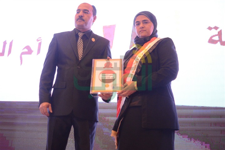 بالصور.. تكريم الفنانات وأمهات الشهداء بمهرجان "فارسات" الدولي بالصور.. تكريم الفنانات وأمهات الشهداء بمهرجان "فارسات" الدولي