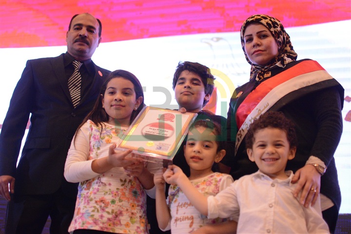بالصور.. تكريم الفنانات وأمهات الشهداء بمهرجان "فارسات" الدولي بالصور.. تكريم الفنانات وأمهات الشهداء بمهرجان "فارسات" الدولي