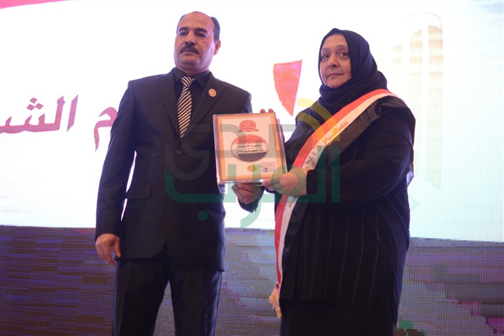 بالصور.. تكريم الفنانات وأمهات الشهداء بمهرجان "فارسات" الدولي بالصور.. تكريم الفنانات وأمهات الشهداء بمهرجان "فارسات" الدولي