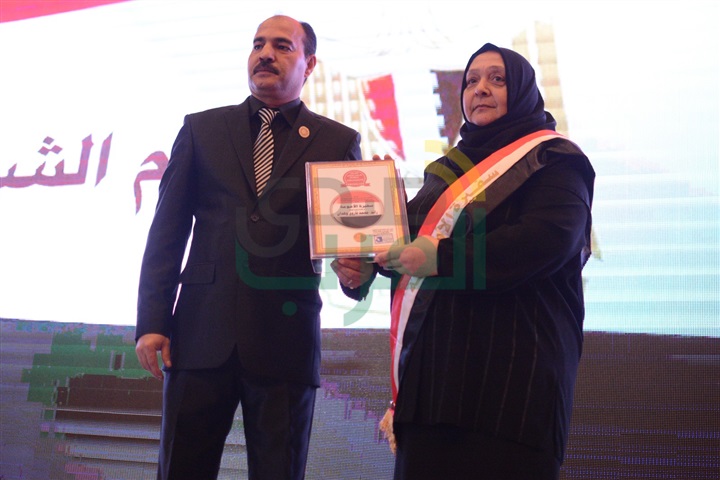 بالصور.. تكريم الفنانات وأمهات الشهداء بمهرجان "فارسات" الدولي بالصور.. تكريم الفنانات وأمهات الشهداء بمهرجان "فارسات" الدولي