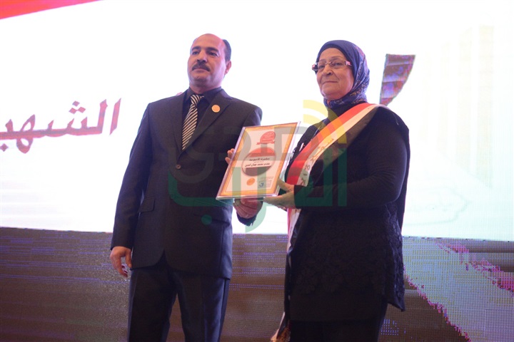 بالصور.. تكريم الفنانات وأمهات الشهداء بمهرجان "فارسات" الدولي بالصور.. تكريم الفنانات وأمهات الشهداء بمهرجان "فارسات" الدولي