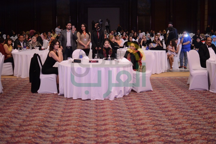 بالصور.. تكريم الفنانات وأمهات الشهداء بمهرجان "فارسات" الدولي بالصور.. تكريم الفنانات وأمهات الشهداء بمهرجان "فارسات" الدولي