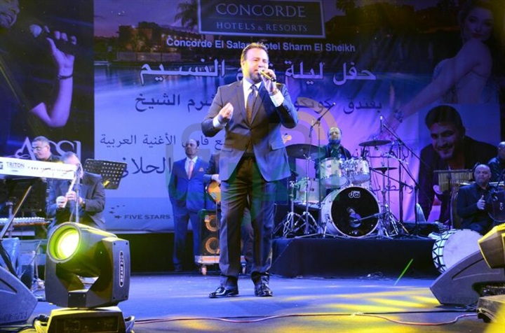 بالصور.. عاصى الحلاني يشعل حفلات الربيع بشرم الشيخ بالصور.. عاصى الحلاني يشعل حفلات الربيع بشرم الشيخ