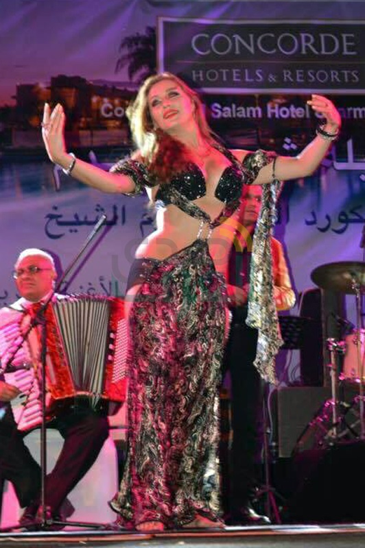 بالصور.. الراقصة الروسية داليدا تشعل حفل الربيع بشرم الشيخ بالصور.. الراقصة الروسية داليدا تشعل حفل الربيع بشرم الشيخ