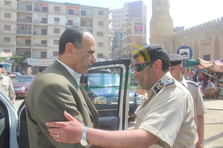 بالصور.. مساعد محافظ كفر الشيخ يشارك المواطنين احتفالاتهم بأعياد الربيع