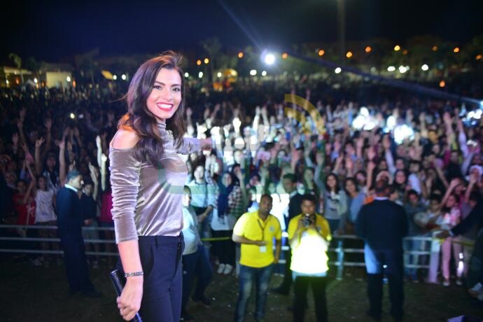 بالصور.. كارمن سليمان وهيثم شاكر نجما الربيع في "نادي مدينتي" بالصور.. كارمن سليمان وهيثم شاكر نجما الربيع في "نادي مدينتي"