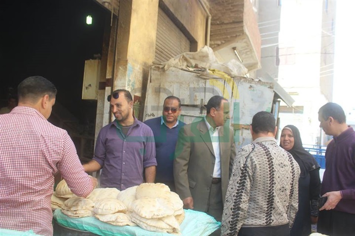 بالصور.. مساعد محافظ كفر الشيخ يشارك المواطنين احتفالاتهم بأعياد الربيع
