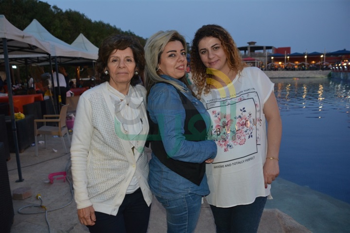 بالصور.. شاهيناز وياسر عدوية وأبواليف يشعلون حفل "بيوت باي" بالصور.. شاهيناز وياسر عدوية وأبواليف يشعلون حفل "بيوت باي"