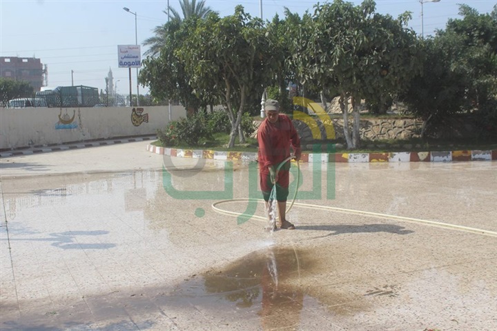 بالصور.. مساعد محافظ كفر الشيخ يتابع رفع القمامة ومخلفات شم النسيم
