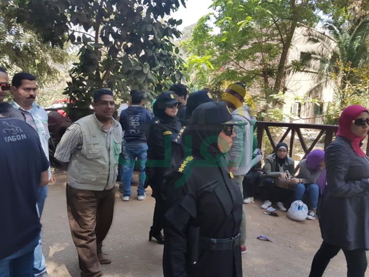 بالصور.. الشرطة النسائية تواصل جولاتها لمواجهة المتحرشين