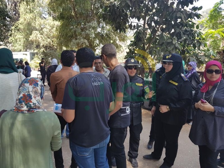 بالصور.. الشرطة النسائية تواصل جولاتها لمواجهة المتحرشين