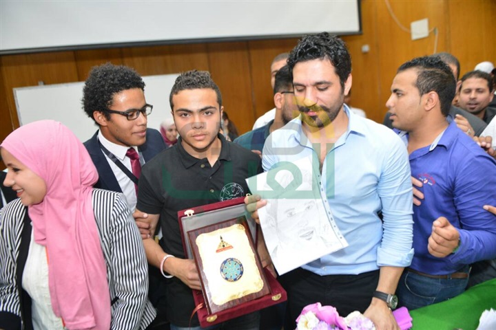 بالصور.. ندوة وتكريم حسن الرداد فى جامعة عين شمس بالصور.. ندوة وتكريم حسن الرداد فى جامعة عين شمس