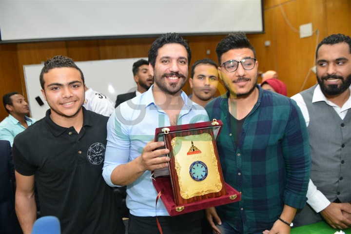بالصور.. ندوة وتكريم حسن الرداد فى جامعة عين شمس بالصور.. ندوة وتكريم حسن الرداد فى جامعة عين شمس