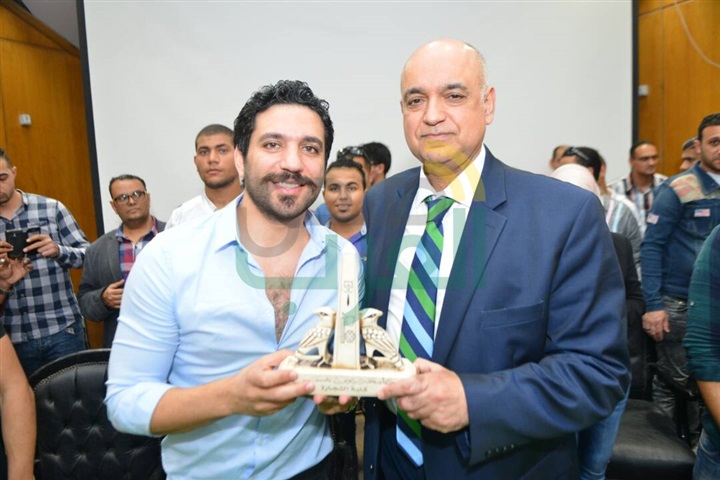 بالصور.. ندوة وتكريم حسن الرداد فى جامعة عين شمس بالصور.. ندوة وتكريم حسن الرداد فى جامعة عين شمس