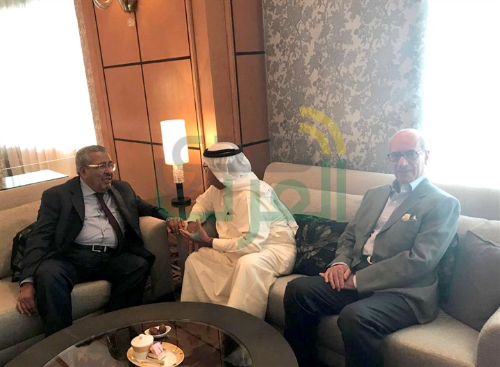 نائب رئيس الوزراء بمملكة البحرين يصل القاهرة