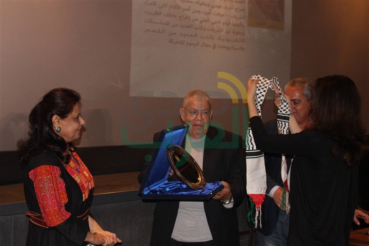 تكريم نجوم الفن في حفل افتتاح "أسبوع السينما الفلسطيني" بالهناجر تكريم نجوم الفن في حفل افتتاح "أسبوع السينما الفلسطيني" بالهناجر
