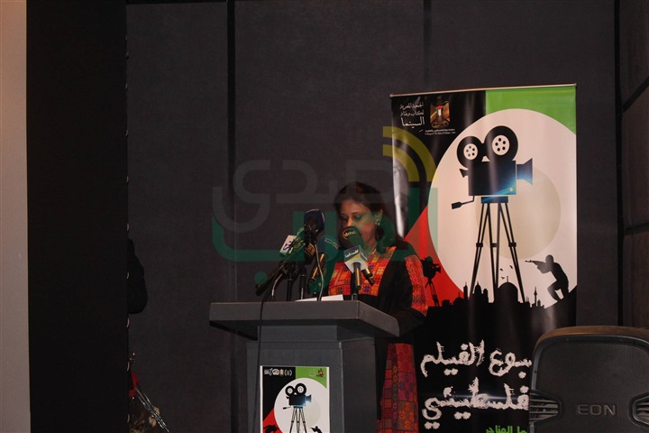 تكريم نجوم الفن في حفل افتتاح "أسبوع السينما الفلسطيني" بالهناجر تكريم نجوم الفن في حفل افتتاح "أسبوع السينما الفلسطيني" بالهناجر