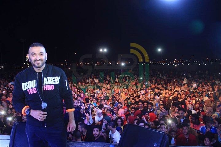 بالصور.. كريم محسن يحتفل بالربيع وسط الآلاف من جمهوره بالعبور بالصور.. كريم محسن يحتفل بالربيع وسط الآلاف من جمهوره بالعبور
