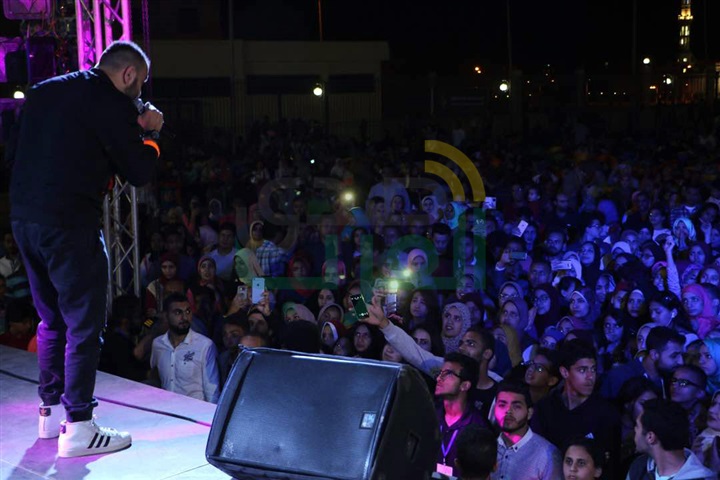 بالصور.. كريم محسن يحتفل بالربيع وسط الآلاف من جمهوره بالعبور بالصور.. كريم محسن يحتفل بالربيع وسط الآلاف من جمهوره بالعبور