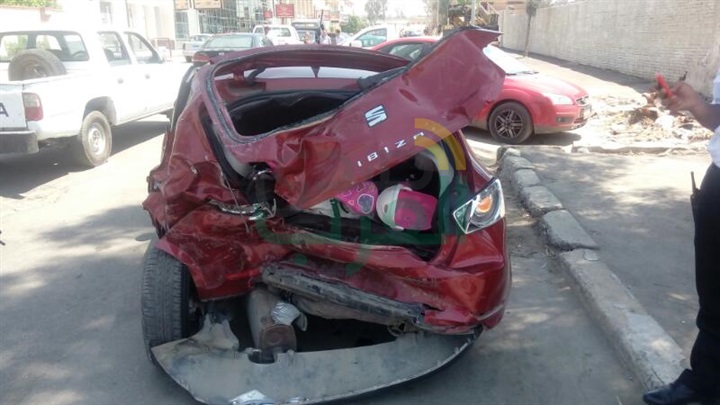 إصابة شخصين في تصادم سيارتين بصلاح سالم