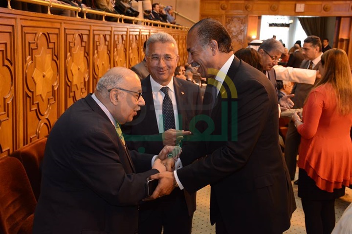 في احتفالية كبيرة.. جامعة الدول العربية تمنح صاحب السمو الملكي رئيس الوزراء الموقر خليفة بن سلمان "درع الريادة في العمل التنموي"