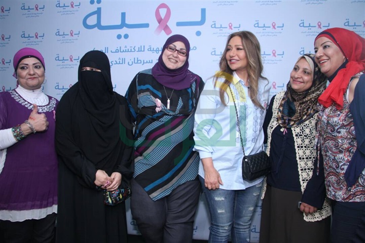 بالصور.. ليلى علوي تزور مصابي سرطان الثدي بمستشفى بهية بالصور.. ليلى علوي تزور مصابي سرطان الثدي بمستشفى بهية