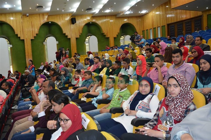 بالصور.. "التعليم" تكرم المتفوقين الأيتام على مستوى الجمهورية 