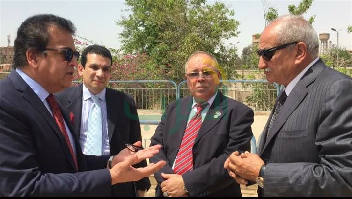 بالصور .. وزير التعليم العالي يتفقد معهد إعداد القادة بحلوان 