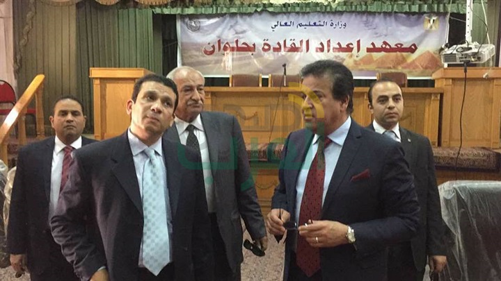بالصور .. وزير التعليم العالي يتفقد معهد إعداد القادة بحلوان 