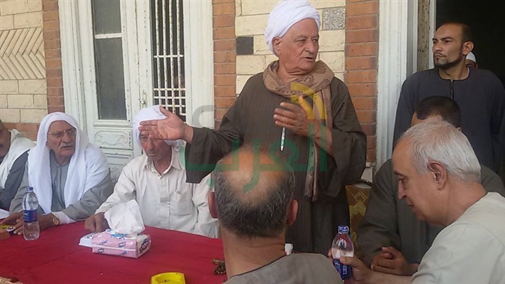 بالصور.. أمن الجيزة ينهى خلافا ثأريًا بين عائلتين بالصف