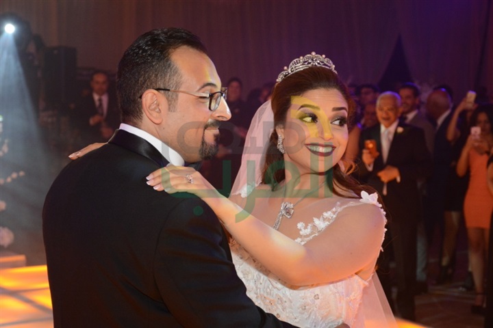 بالصور.. حفل زفاف نهى وكريم بحضور مجموعة من الوزراء والفنانين بالصور.. حفل زفاف نهى وكريم بحضور مجموعة من الوزراء والفنانين