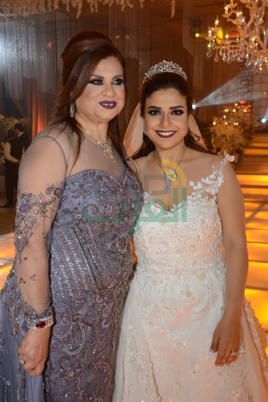 بالصور.. حفل زفاف نهى وكريم بحضور مجموعة من الوزراء والفنانين بالصور.. حفل زفاف نهى وكريم بحضور مجموعة من الوزراء والفنانين