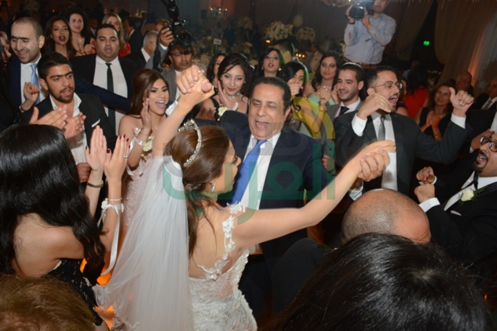 بالصور.. حفل زفاف نهى وكريم بحضور مجموعة من الوزراء والفنانين بالصور.. حفل زفاف نهى وكريم بحضور مجموعة من الوزراء والفنانين
