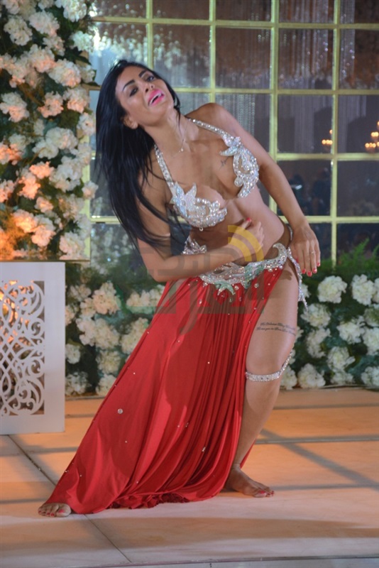 بالصور.. حفل زفاف نهى وكريم بحضور مجموعة من الوزراء والفنانين بالصور.. حفل زفاف نهى وكريم بحضور مجموعة من الوزراء والفنانين